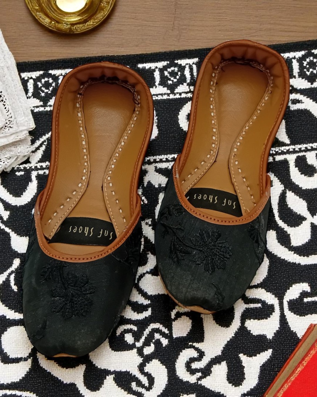 Casual black khussa Casual black khussa