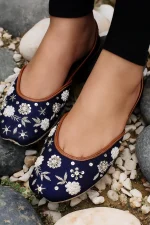 2259 Blue khussa fore her