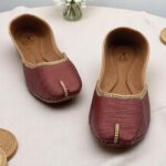 maroon khussa For Her