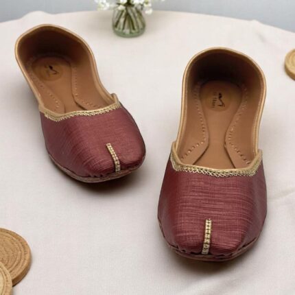 maroon khussa For Her