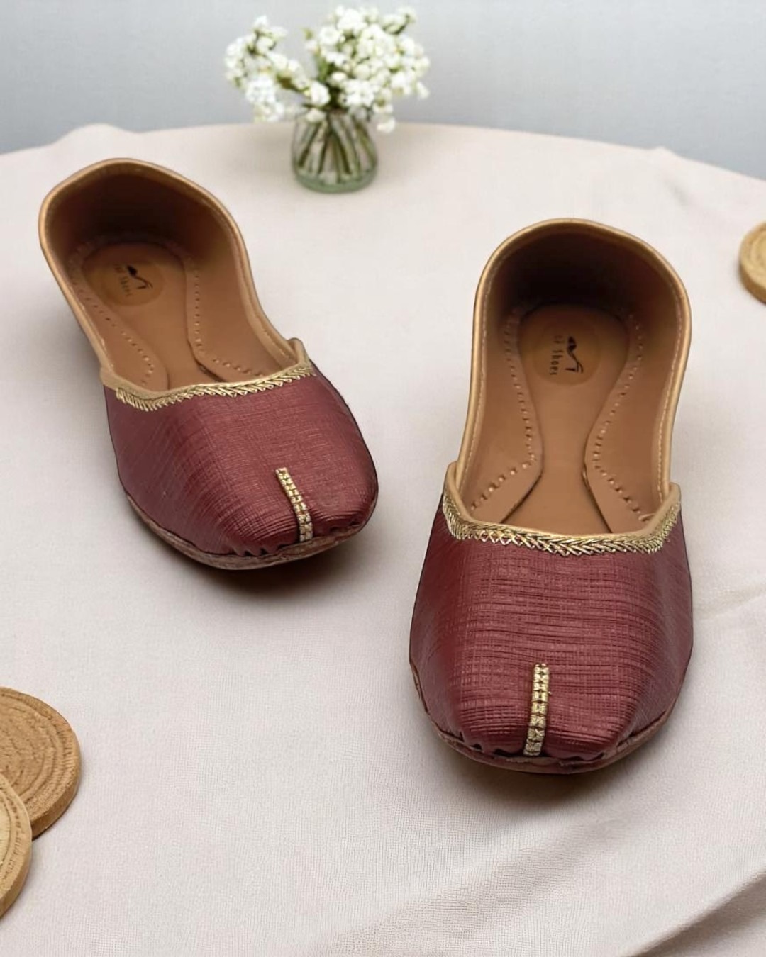 maroon khussa For Her maroon khussa For Her