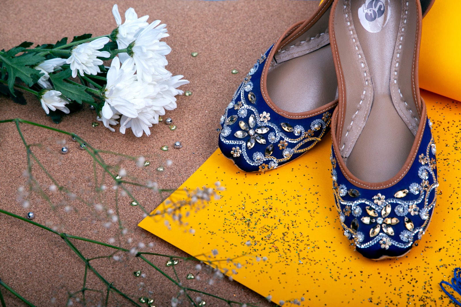 e47029c3-a144-4649-bc98-69949e219332 Se-12 Blue Khussa for here