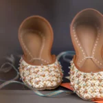 2246 Off white Khussa for here