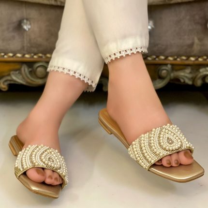 Pearls flats in golden