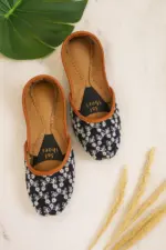 Black Khussa With Flower Thread Work-2491