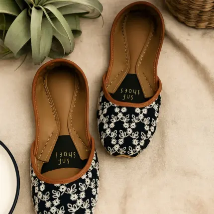 Black Khussa With Flower Thread Work-2491