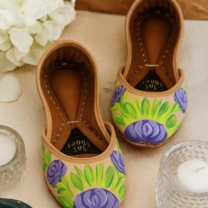 hand painted khussa for her