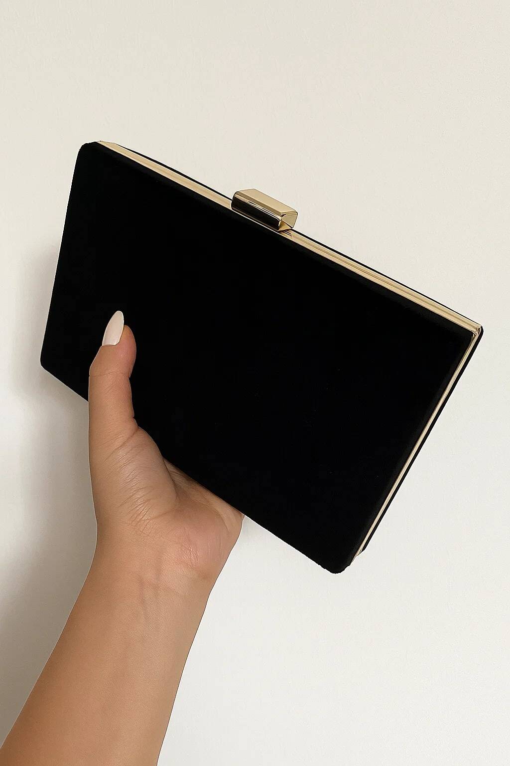 WhatsApp Image 2025-11-12 at 7.54.54 PM-min Black Casual velvet Clutch For Her-Cl-130