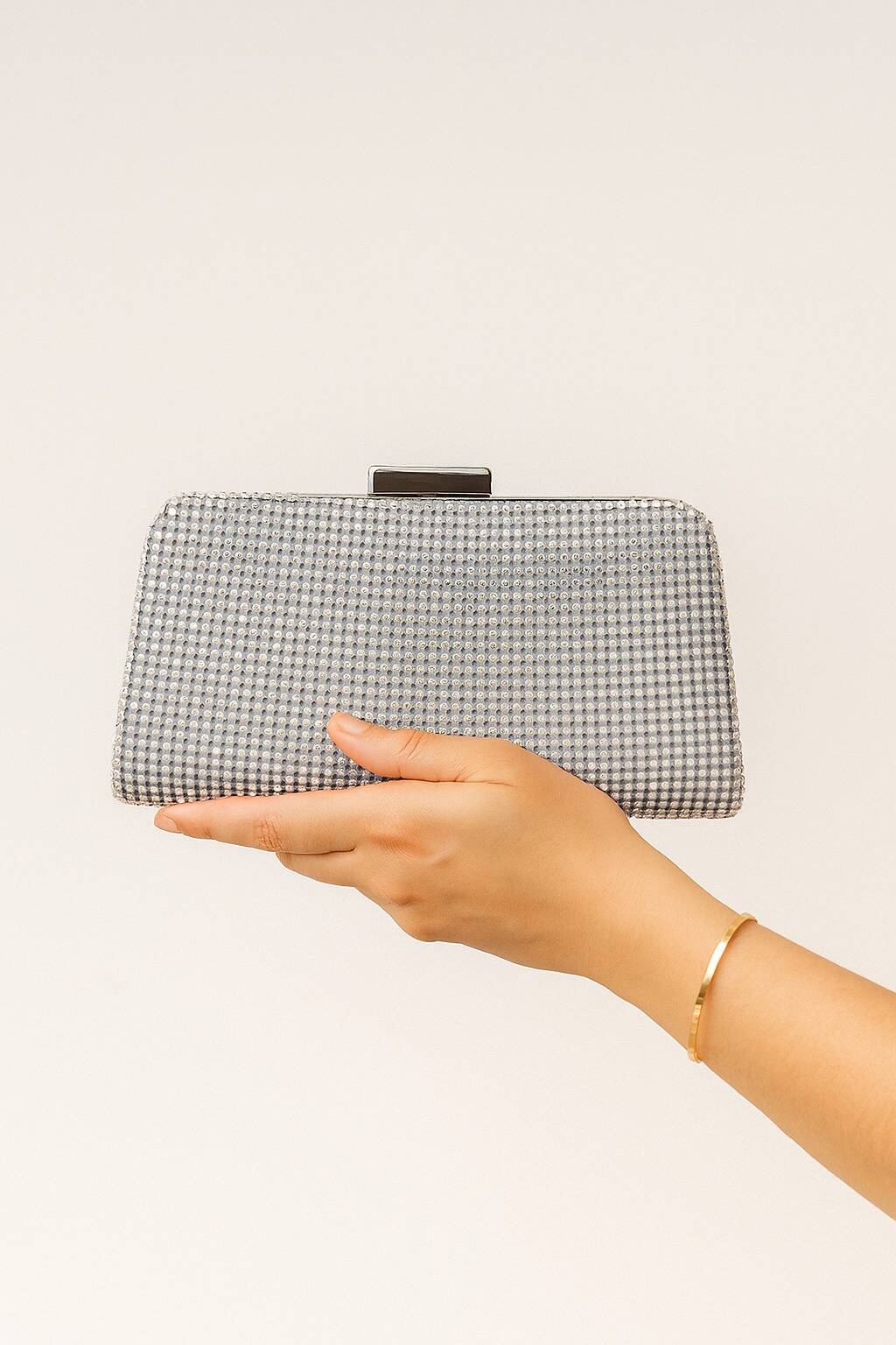 Shimmery Silver Clutch For Her Shimmery Silver Clutch For Her