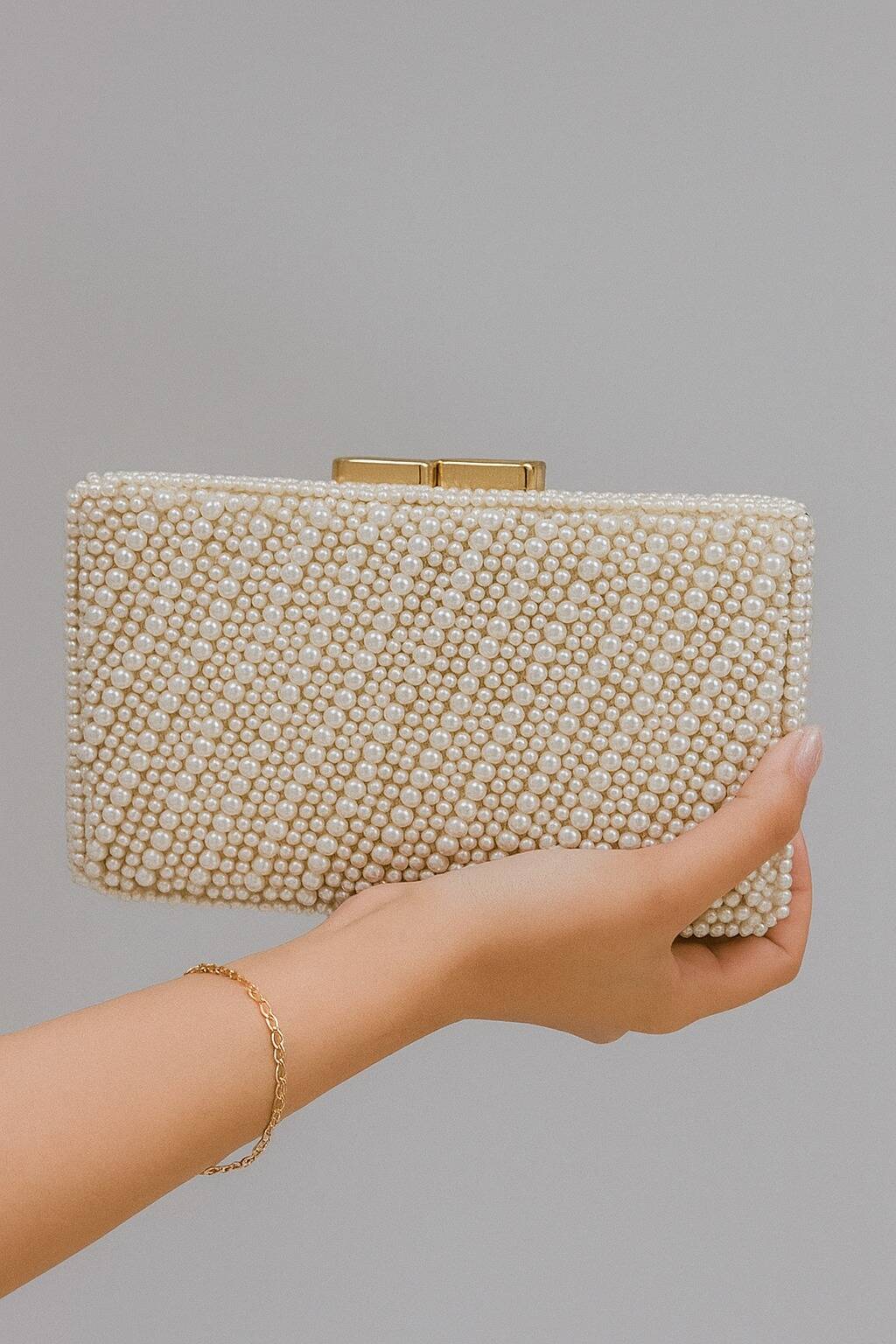Dazzling White Pearls Clutch For Her Dazzling White Pearls Clutch For Her