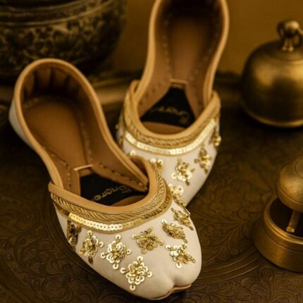 Off White Embroidered Khussa For her